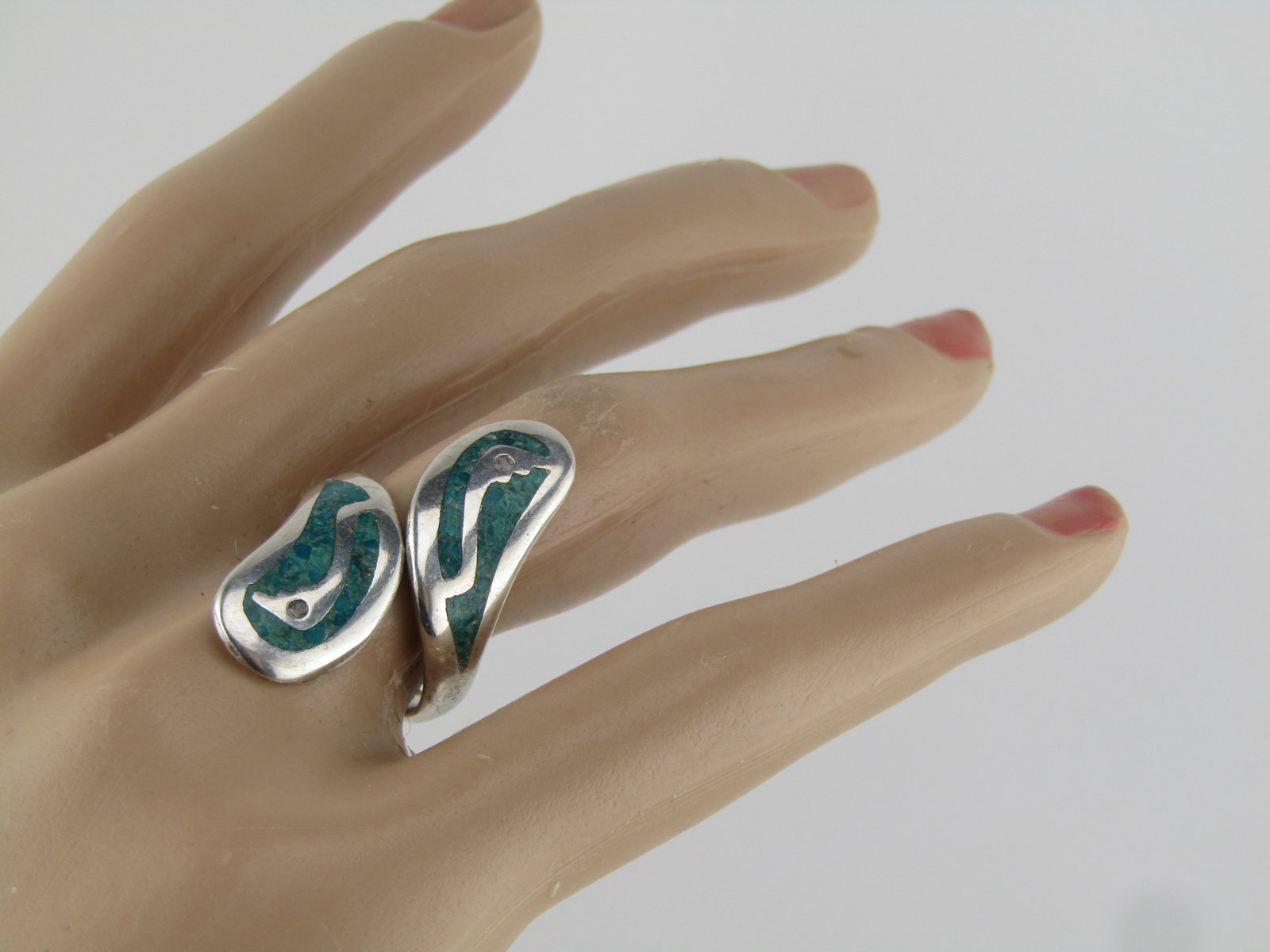 Vintage Sterling Southwestern Inlaid Turquoise Chip Ring, Bypass Adustable, 1970's-1980's. Signed - 8
