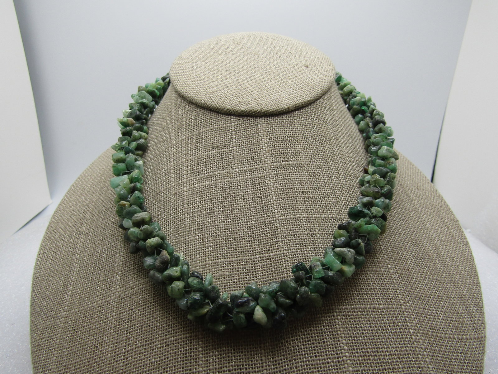 Vintage Polished Green Agate Nugget Necklace, Slipover, 24", 1970's-1980's: Title: Vintage Polished Green Agate Nugget Necklace, Slipover, 24", 1970's-1980's Description: Vintage Polished Green Agate Nugget Necklace, Slipover, 24", 1970's-1980's. The nuggets are arranged in