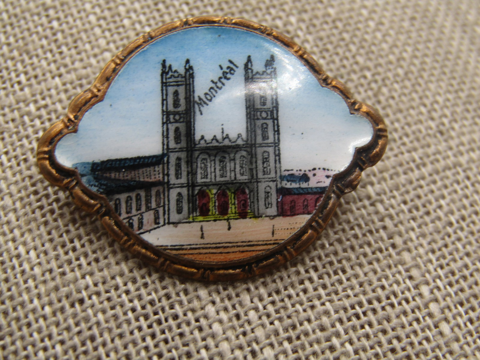 Vintage Painted Montreal Notre-Dame Basilica, Brooch, C-Clasp, 1920's - 2