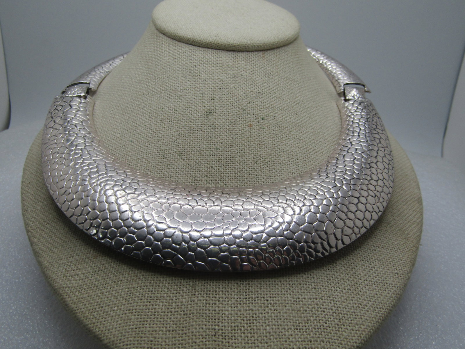 Vintage Wide Collar Necklace, 15"-18", 1980's: Title: Vintage Wide Collar Necklace, 15"-18", 1980's Description: Vintage Wide Textured Collar Necklace, 15"-18", 1980's. Silver Tone. This is made of three segments - domed wide at front that is one