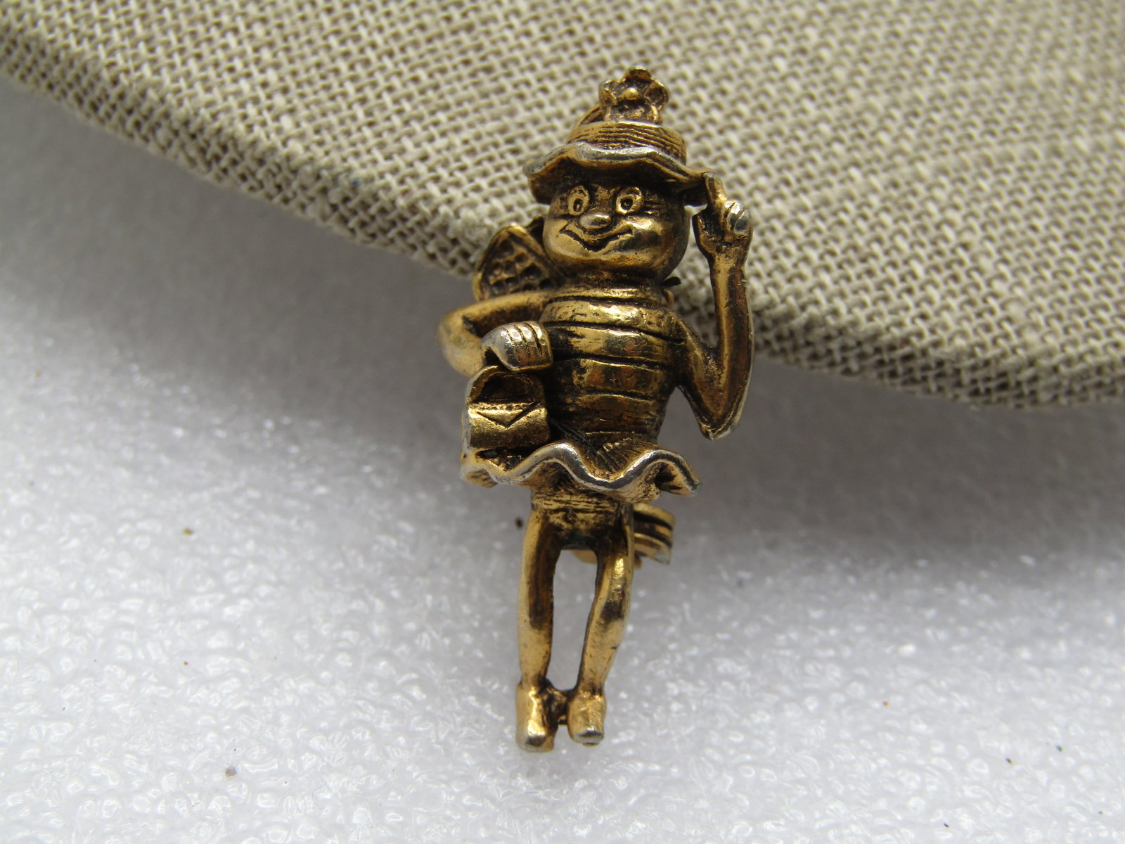 Vintage Honey Bee Comical Brooch, Dressed Up, 1960's-1970's, Very Cute: Title: Vintage Honey Bee Comical Brooch, Dressed Up, 1960's-1970's, Very Cute Description: Vintage Honey Bee Comical Brooch, Dressed Up, 1960's-1970's, Very Cute. This is appx. 1.25" tall and 3/4" wid