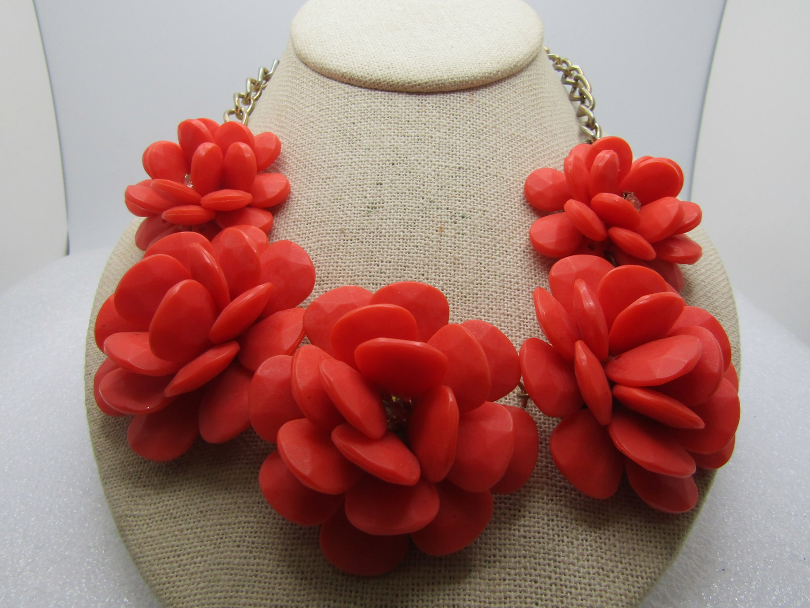 Vintage Chunky Floral Statement Necklace, 19", 1980's-1990's: Title: Vintage Chunky Floral Statement Necklace, 19", 1980's-1990's Description: Vintage Chunky Floral Statement Necklace, 19", 1980's-1990's, Coral colored blossoms - five - across the front of the n