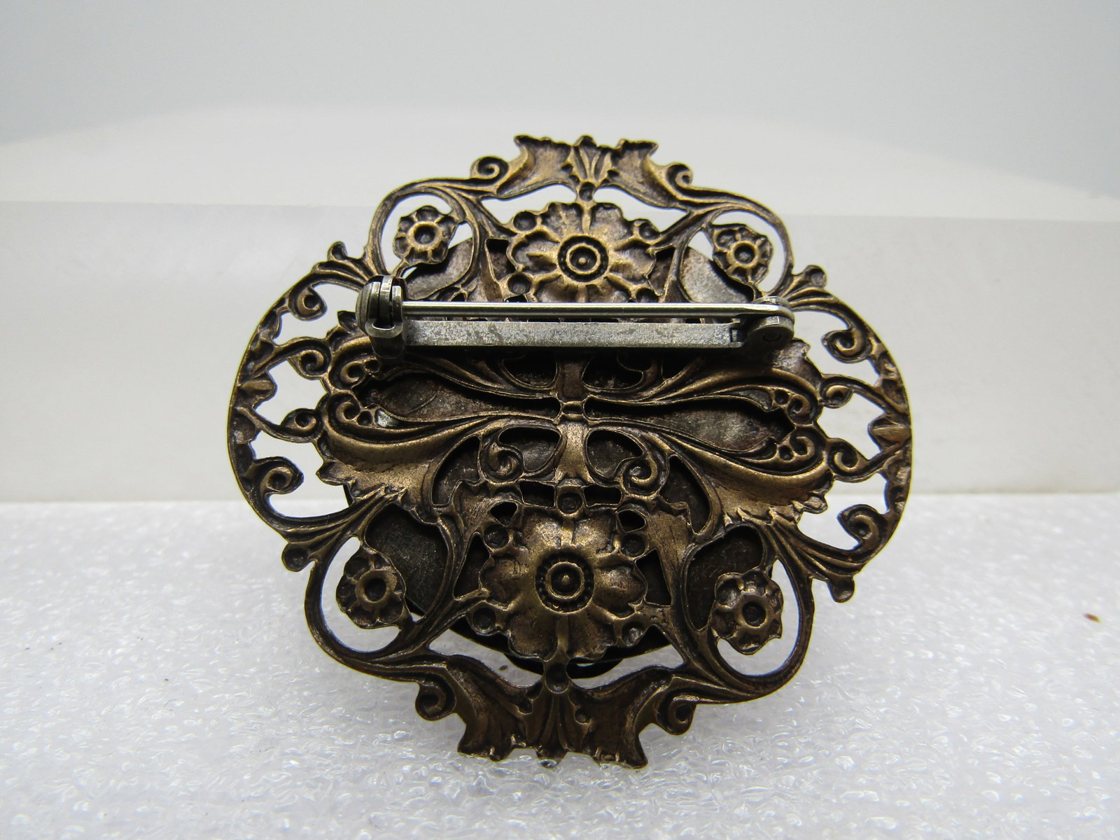 Vintage Filigree Tiered Enameled Brooch, Rhinestone Accents, 1980's - 5