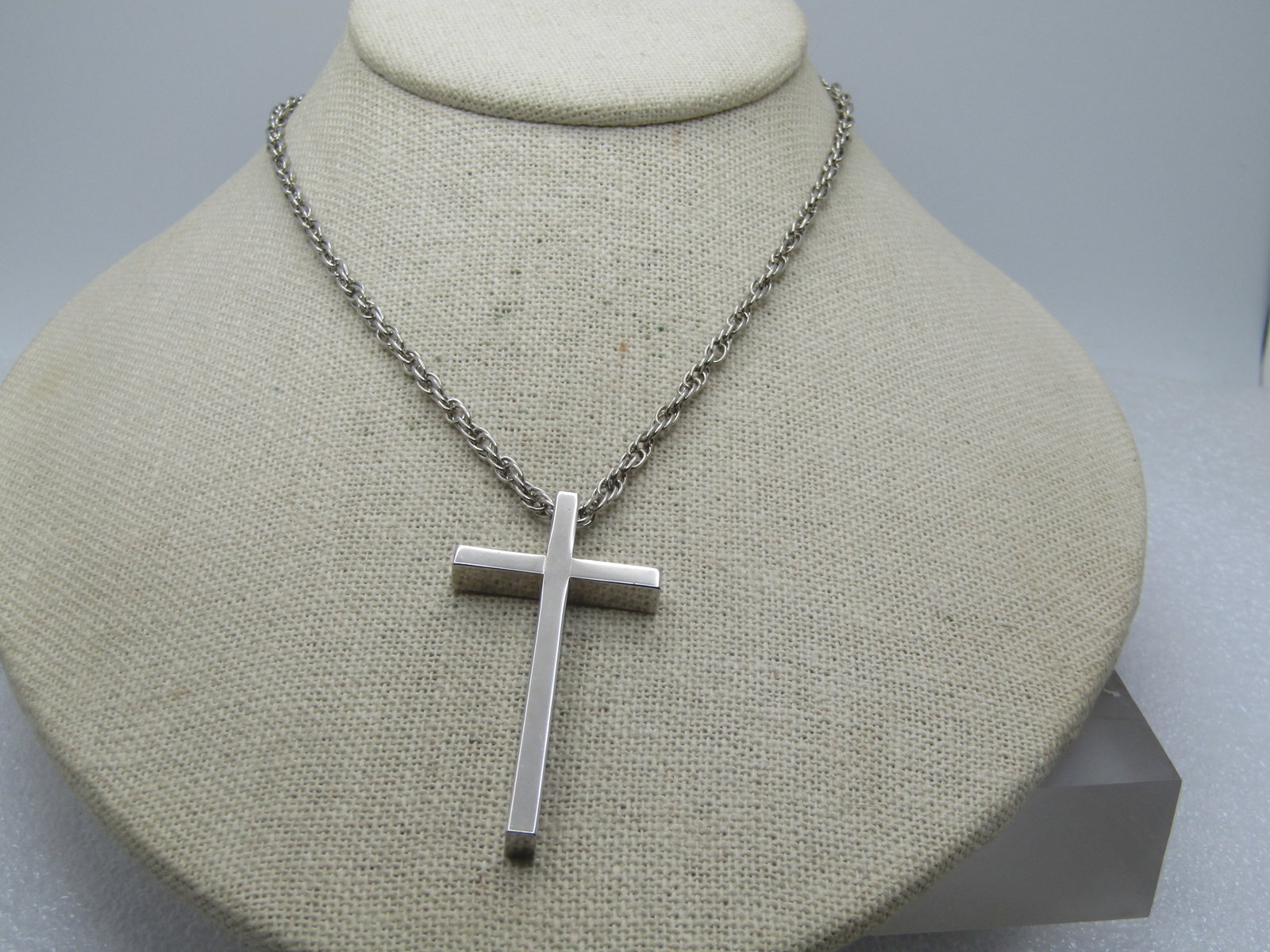 Vintage Silver Tone Cross Necklace, 18", Unisex, 2", 1980's-1990's: Title: Vintage Silver Tone Cross Necklace, 18", Unisex, 2", 1980's-1990's Description: Vintage Silver Tone Cross Necklace, 18", Unisex, 2" tall and 1-1/8" wide. 1980's-1990's . The chain slides throug
