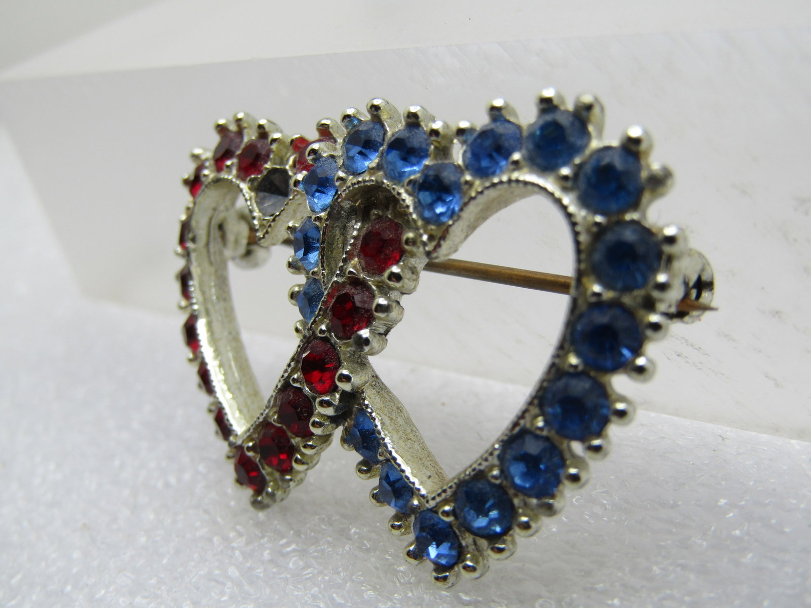 Vintage Red & Blue Heart Brooch, Intertwined, 1960's - 3