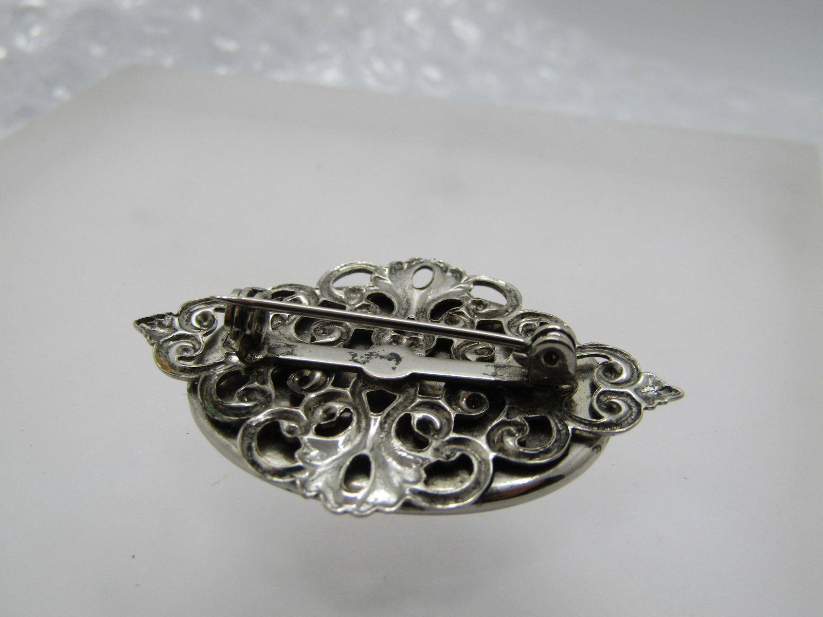 Vintage Agate Like Cameo Style Brooch, 1970's-1980's - 5