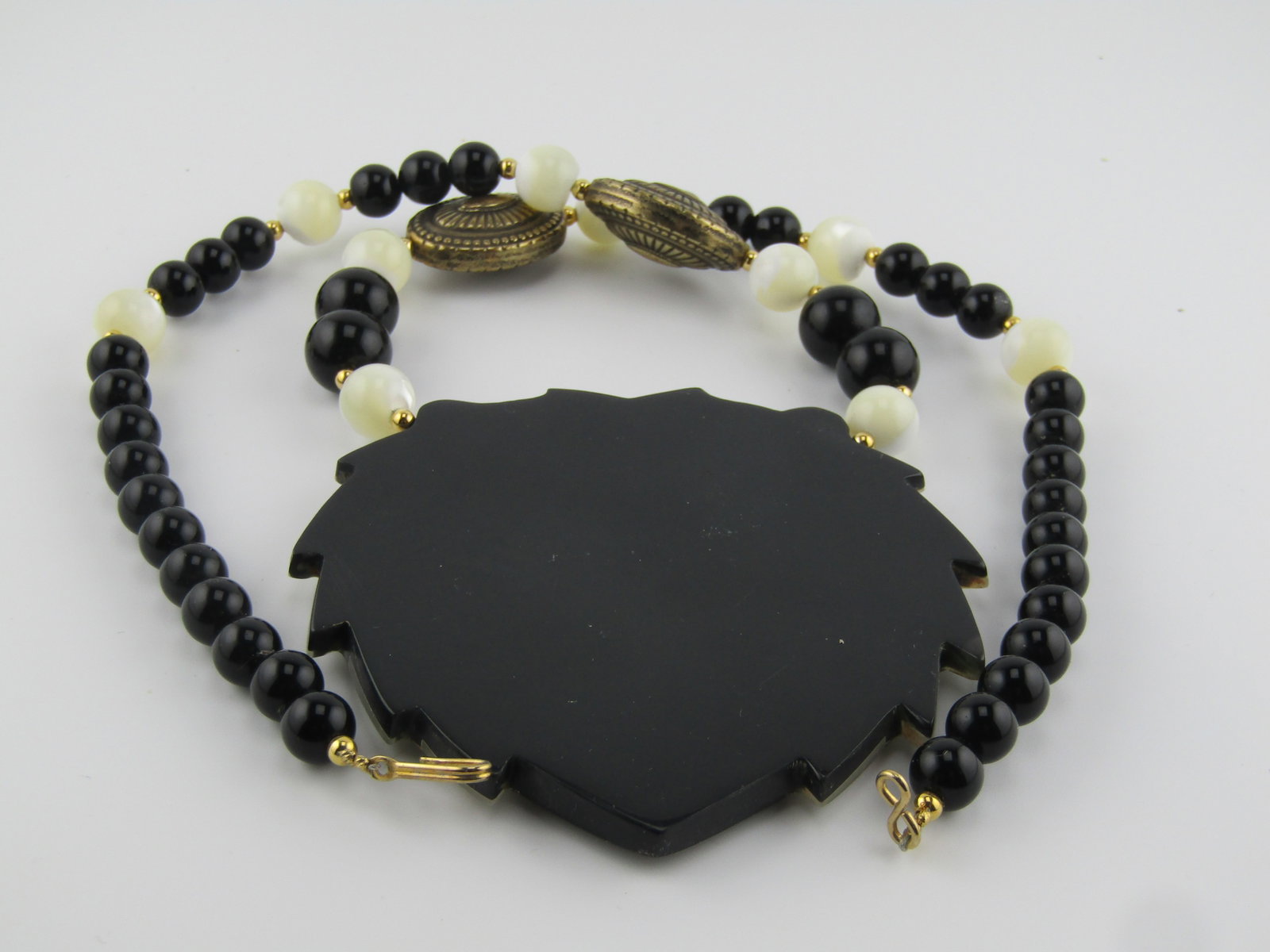 Vintage Lee Sand MOP Lion Beaded Necklace 22", 1970's-1980's - 5