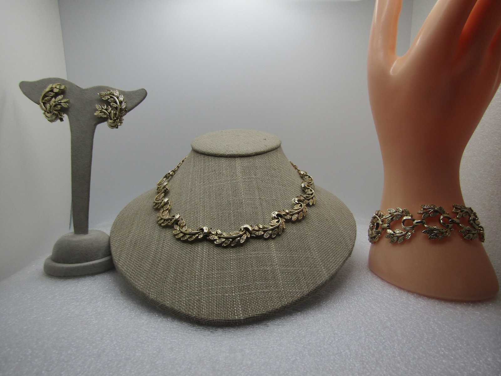 Vintage Leaf Demi Parure Set, Necklace, Bracelet, Earrings, 1940's-1960's (1 of 15)