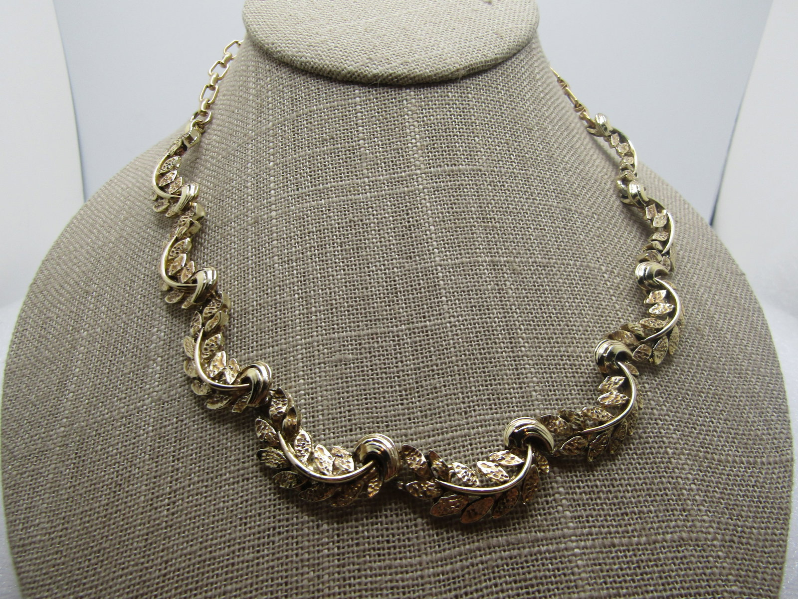 Vintage Leaf Demi Parure Set, Necklace, Bracelet, Earrings, 1940's-1960's - 2