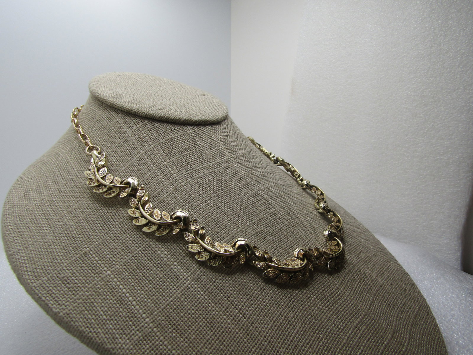 Vintage Leaf Demi Parure Set, Necklace, Bracelet, Earrings, 1940's-1960's - 3
