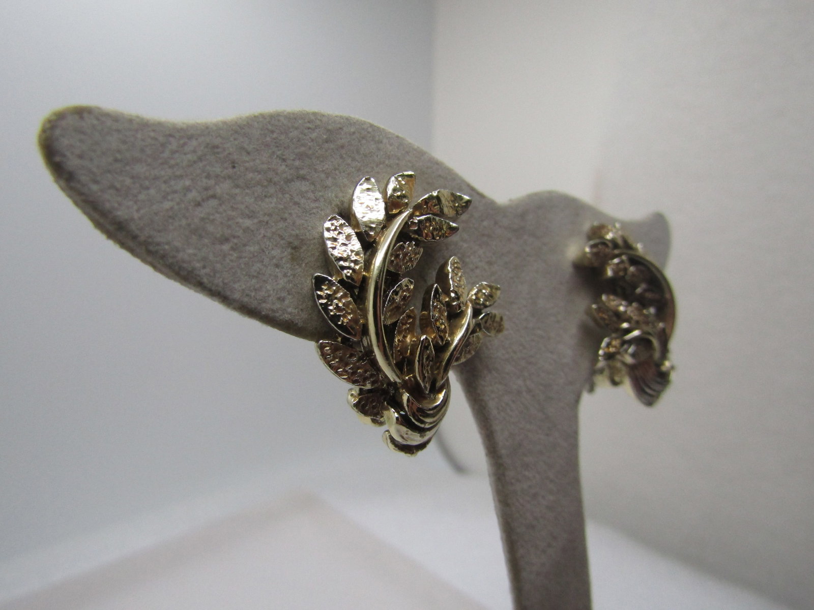 Vintage Leaf Demi Parure Set, Necklace, Bracelet, Earrings, 1940's-1960's - 7