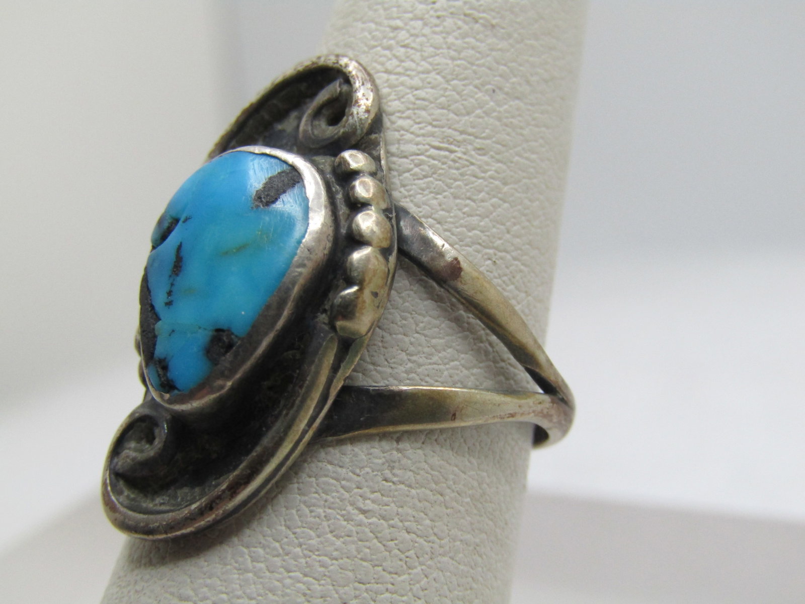 Vintage Sterling Southwestern Turquoise Ring, Sz. 8, 1960's-1970's, Unisex - 2