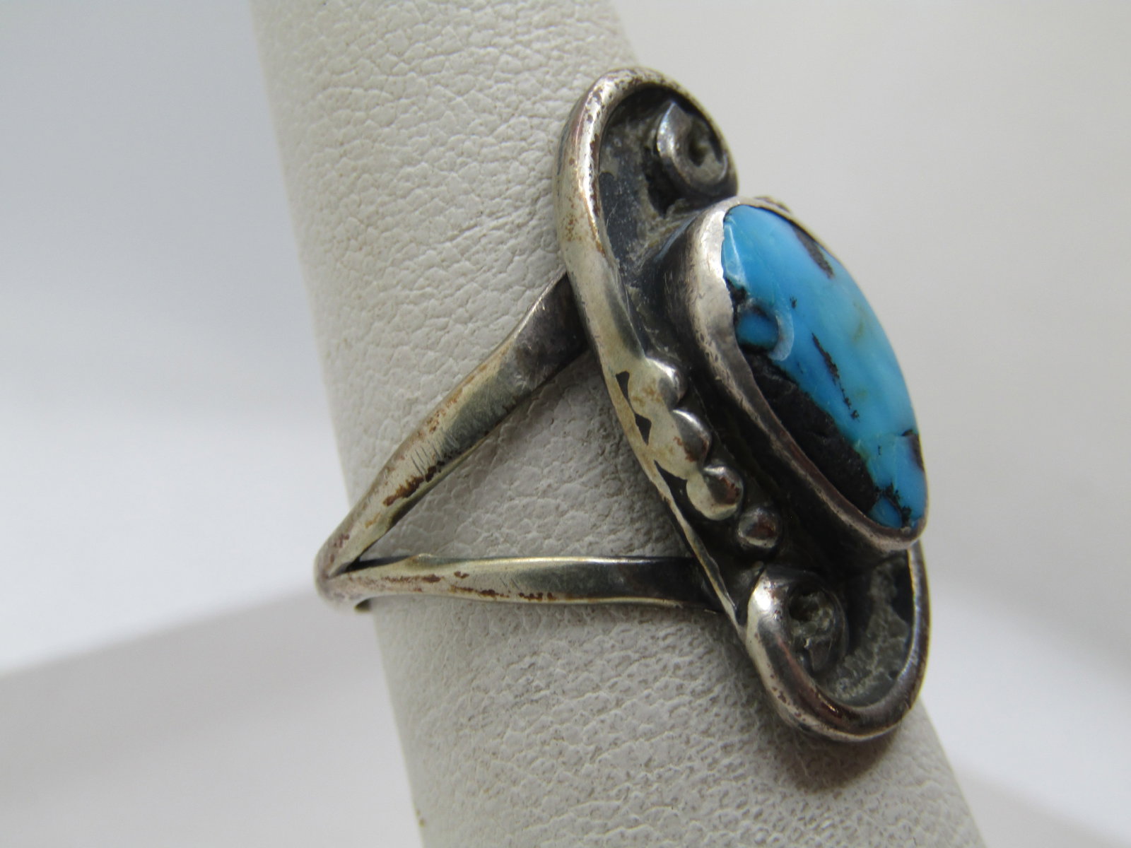 Vintage Sterling Southwestern Turquoise Ring, Sz. 8, 1960's-1970's, Unisex - 3