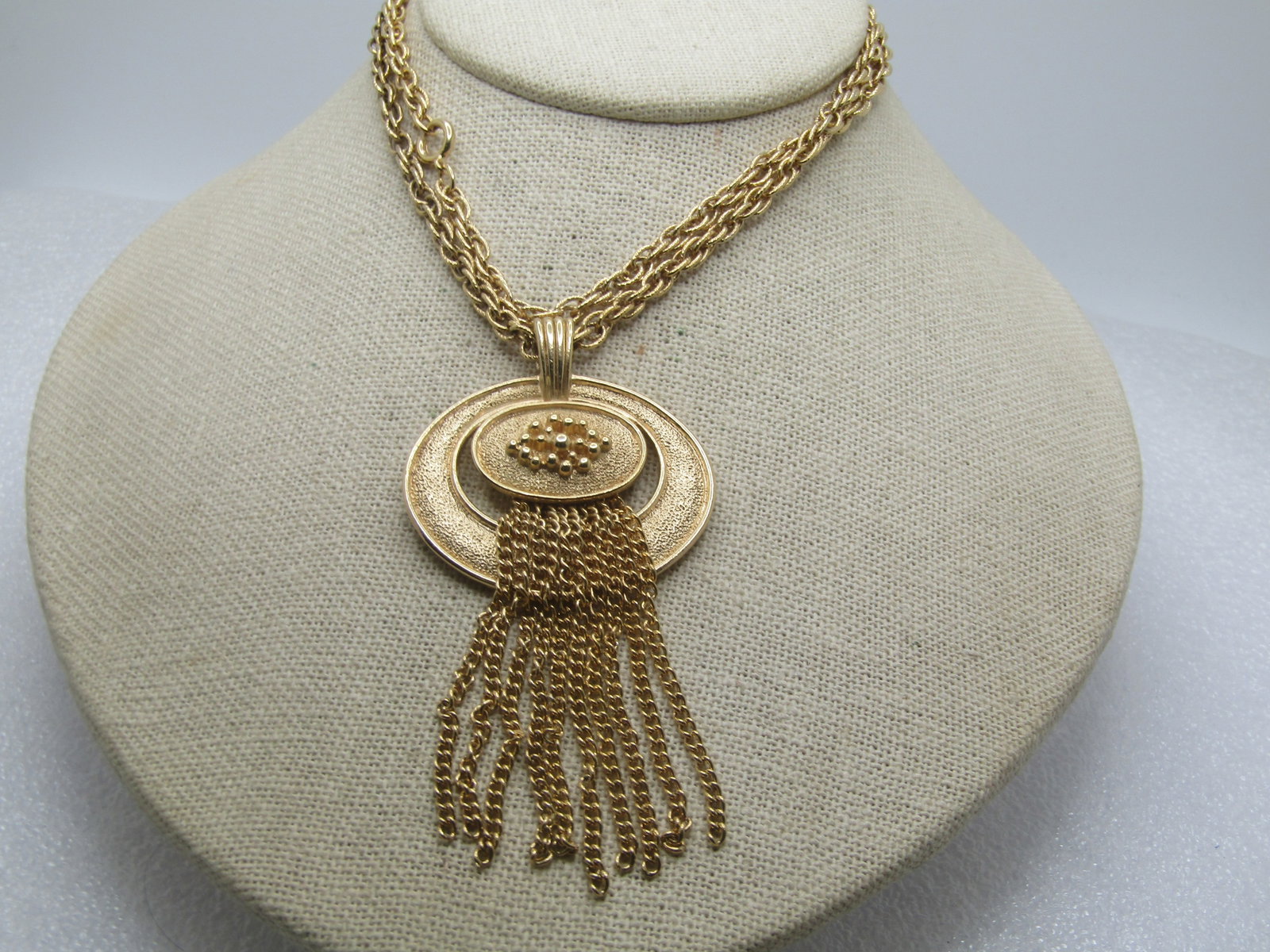 Vintage Avon Tassel Framed Necklace, 24", 1970's. - 4