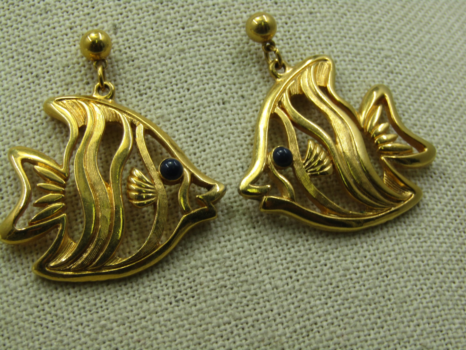 Vintage Tropical Gold FIsh Dangle Earrings, Pierced, 1.5", 1980's - 2