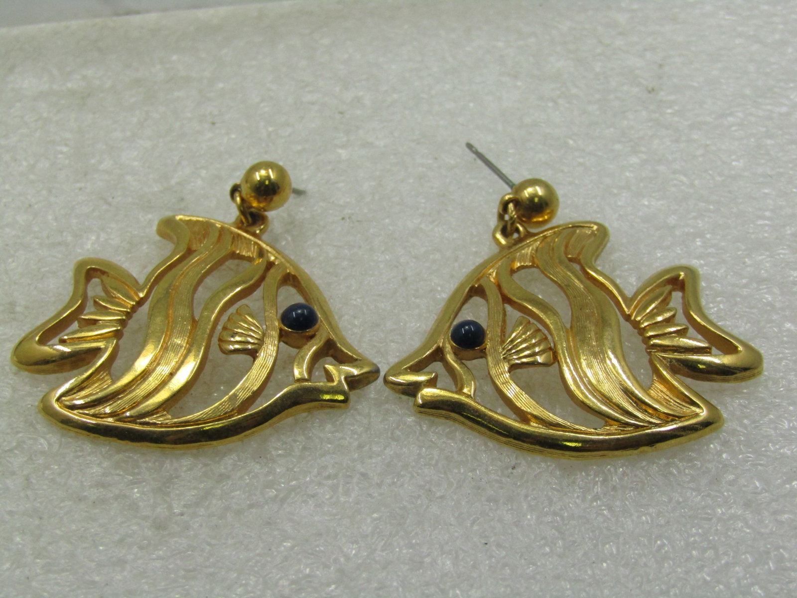 Vintage Tropical Gold FIsh Dangle Earrings, Pierced, 1.5", 1980's - 4