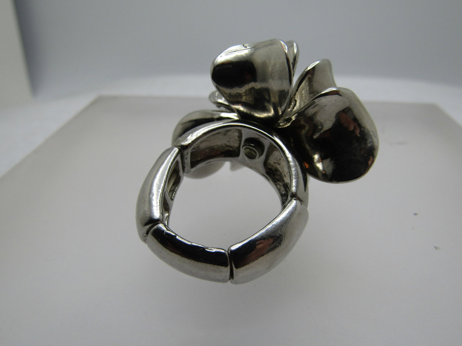 Vintage Rhinestone Floral Ring, Stretch, Sz. 6-8. 1990's - 6