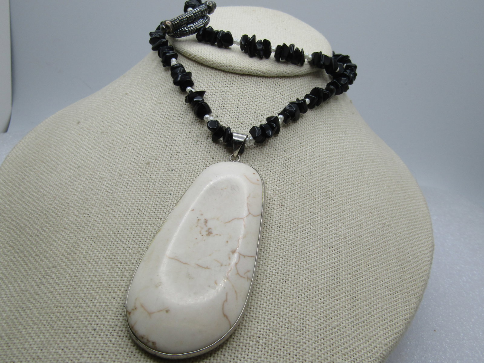 Vintage Black Nugget, Faux Pearl Agate Necklace, 22", 1980's-1990's - 3