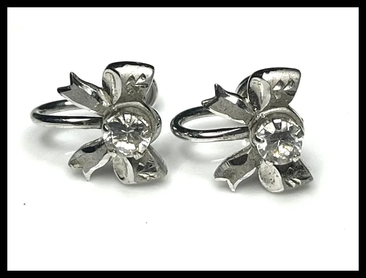 Vintage Marvel Screw Back Bow Earrings - 2