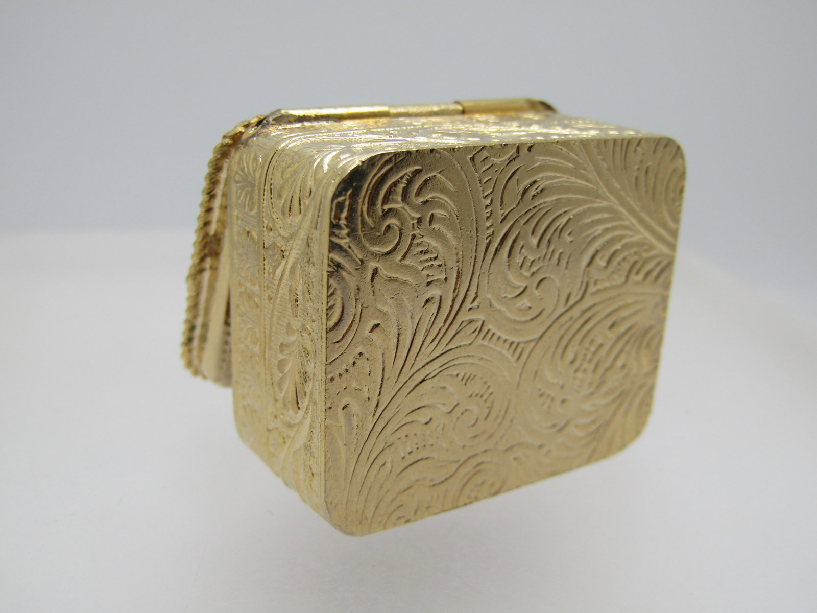 Vintage Courting Scene Pill Box, 1960's-1970's - 6