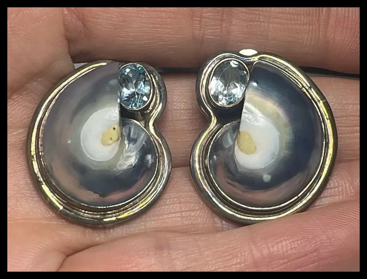 Estate Amy Kahn Russell Shell and Blue Topaz Sterling Silver Earrings - 6
