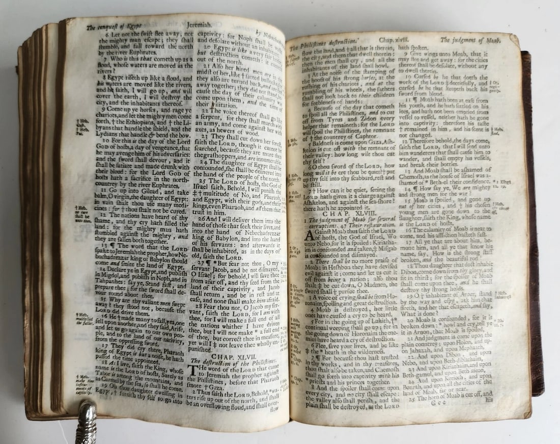 1679 BIBLE in ENGLISH King James antique ORIGINAL red morocco BINDING - 8