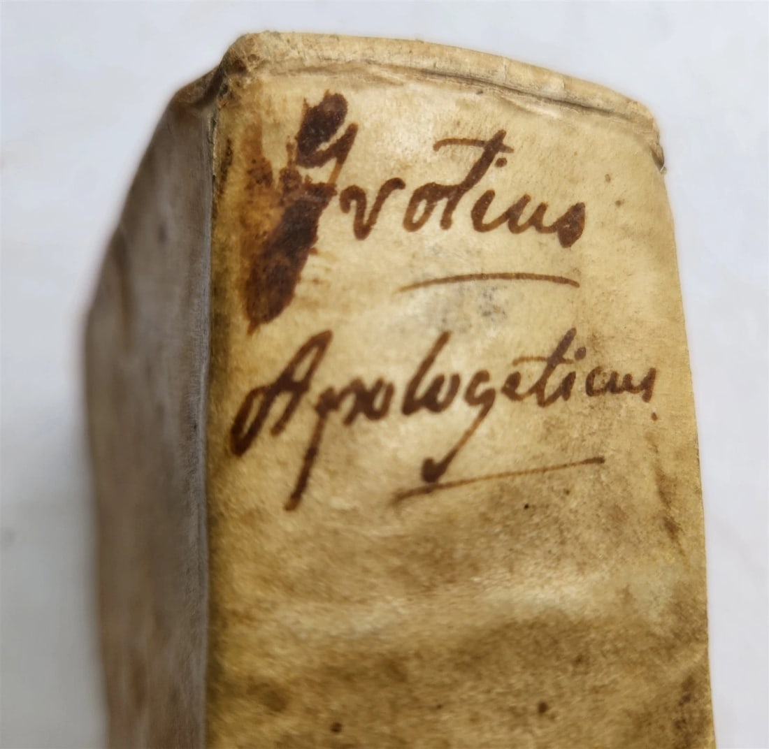 1622 APOLOGETICUS EORUM QVI HOLLANDIAE by Hugone Grotio antique VELLUM BINDING - 5