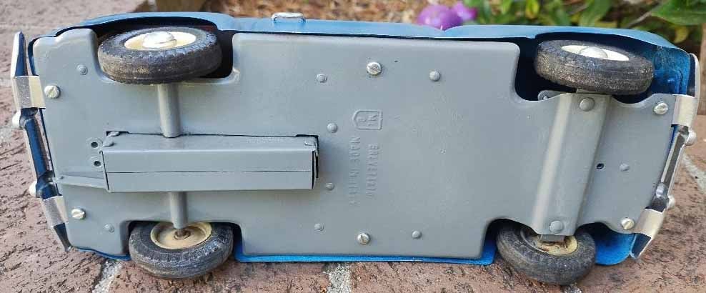 Marchesini Ford Cabrio, Made in Italy .aluminum body,c9 (missing the two gas canisters from the - 5