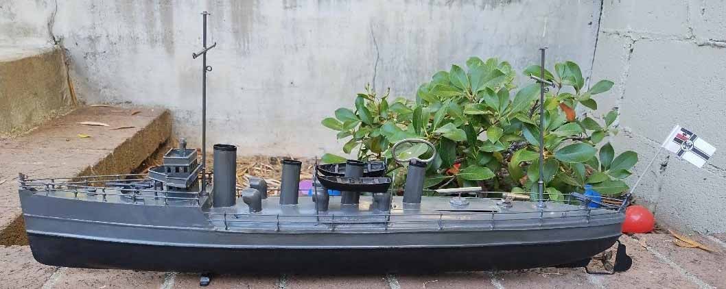 Bing,(Made in Germany cca 1905), windup cruser, one torpedo launch, one gun, two machine guns, c9.: Bing,(Made in Germany cca 1905), windup cruser, one torpedo launch, one gun, two machine guns, c9. Reserve: $2,396.00 Shipping: Domestic: Flat rate of $75.00 to anywhere within the contiguous U.S. Int