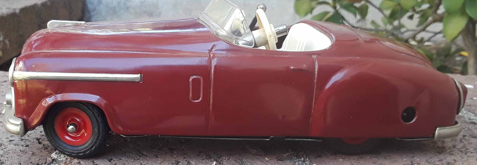 Schuco Combinato ,separate windups for propulsion and horn, working tachometer coupled with: Schuco Combinato ,separate windups for propulsion and horn, working tachometer coupled with functioning speed shifter, c9.5,. Reserve: $356.00 Shipping: Domestic: Flat rate of $25.00 to anywhere withi