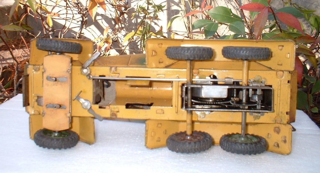 1937 Lineol "Panzerspahwagen" 1211, windup motor,six-wheeled military truck, the version with - 4