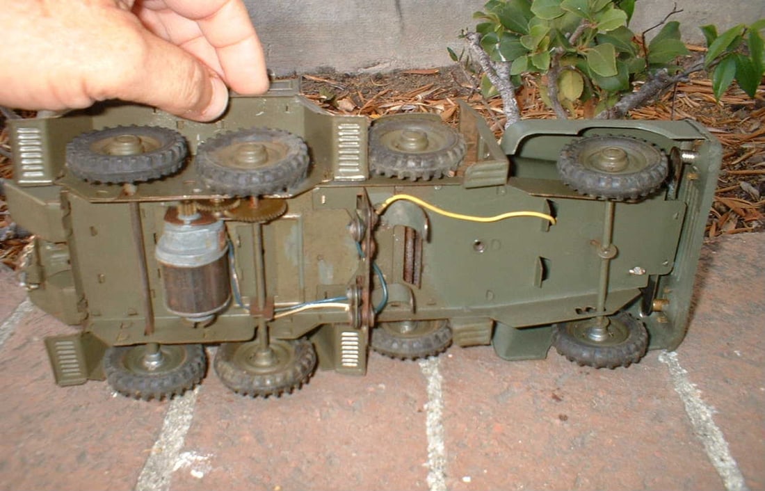 Hausser-Elastolin electric drive truck with working headlights, catalog no.731, c9. - 7