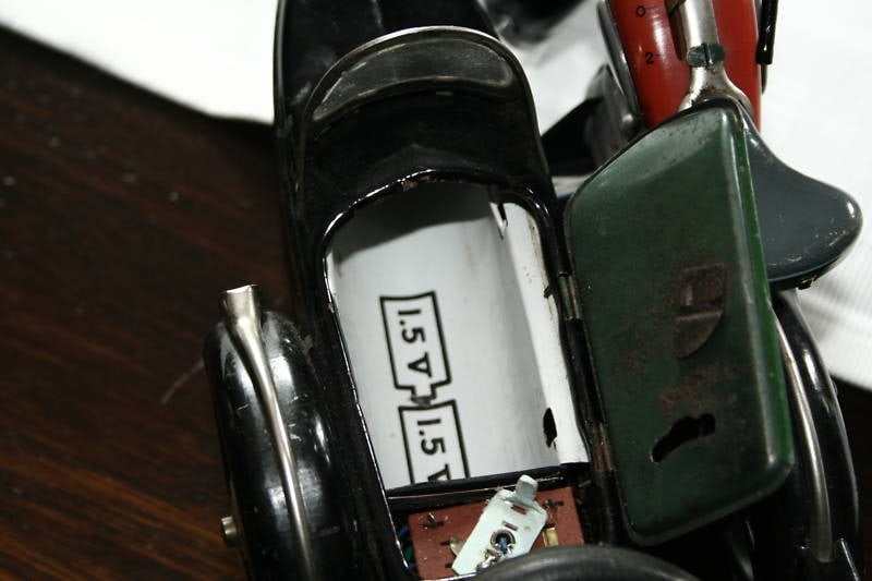 Marusan "Sunbeam" electric motorcycle, with working headlight and tail light, c9.5. - 4