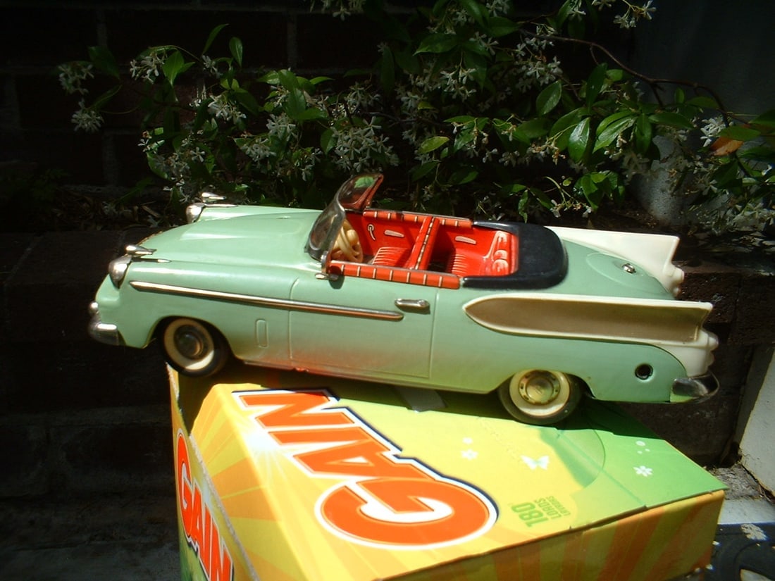 Schuco 5700 Packard Hawk "Synchromatic".This unusual and highly realistic car has automatic (1 of 7)