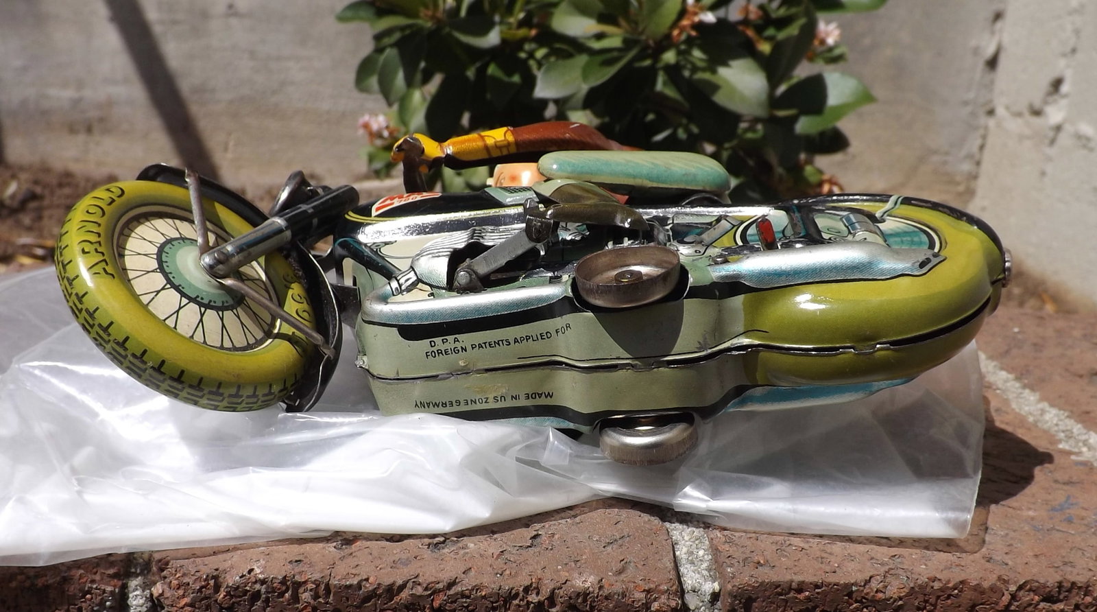 Arnold Mac 700 (US Zone Germany) motorcycle,multiple programs, the rider idles the motorcycle , - 5