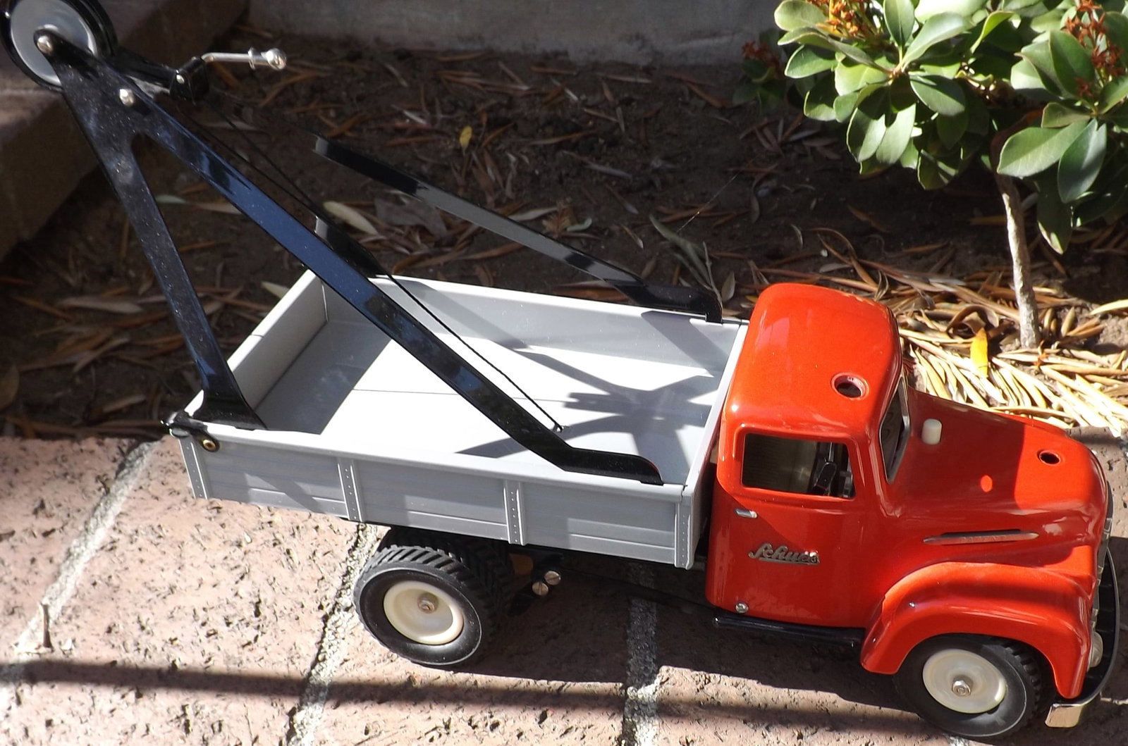 Schuco Crane truck 6070, BO, with c8 original box and instructions, c10. - 3