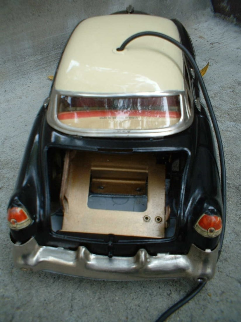 Gama Cadillac,electric car Made in Western Germany, rare two-tone color, forward/reverse, steering, - 2