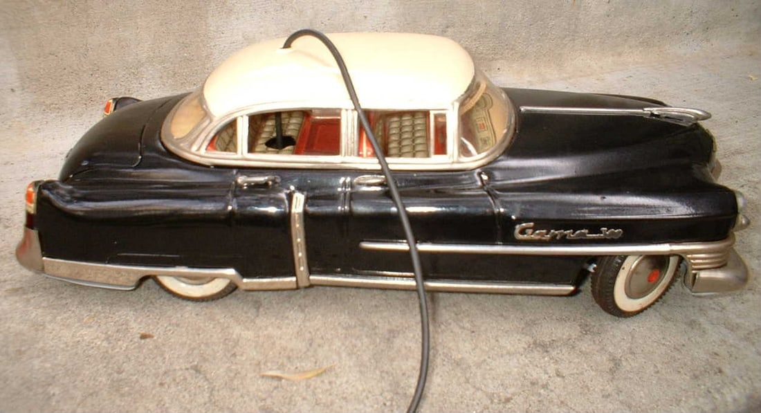 Gama Cadillac,electric car Made in Western Germany, rare two-tone color, forward/reverse, steering, - 5