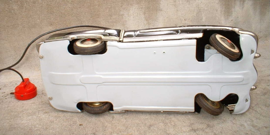 Gama Cadillac,electric car Made in Western Germany, rare two-tone color, forward/reverse, steering, - 6