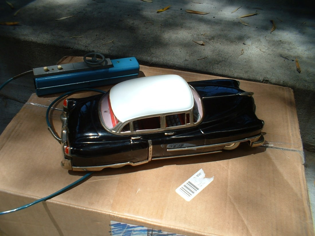 Gama Cadillac,electric car Made in Western Germany, rare two-tone color, forward/reverse, steering, - 3