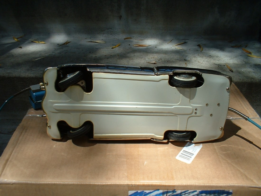 Gama Cadillac,electric car Made in Western Germany, rare two-tone color, forward/reverse, steering, - 5