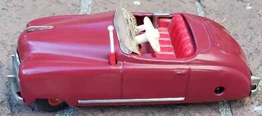 Schuco Radio 4012 (made in US Zone Germany,) two windup motors, one propels the car, the other one - 2