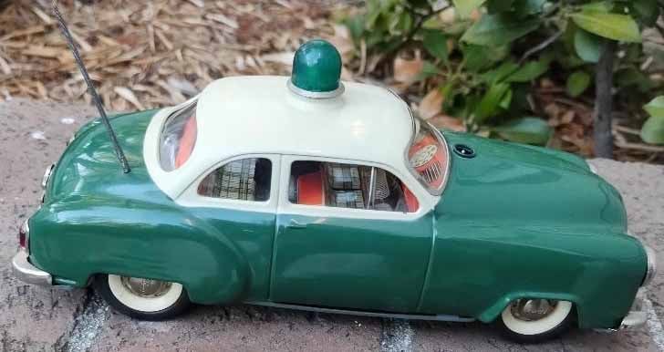 Schuco (Made in US Zone Germany) Alarm car 5340,the dome light flashes, the car produces a shrieking (1 of 7)