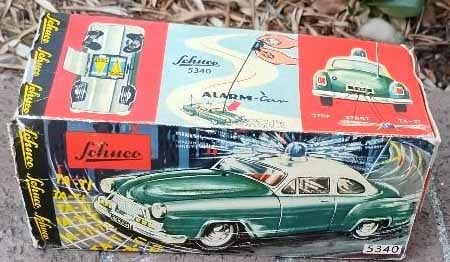 Schuco (Made in US Zone Germany) Alarm car 5340,the dome light flashes, the car produces a shrieking - 7