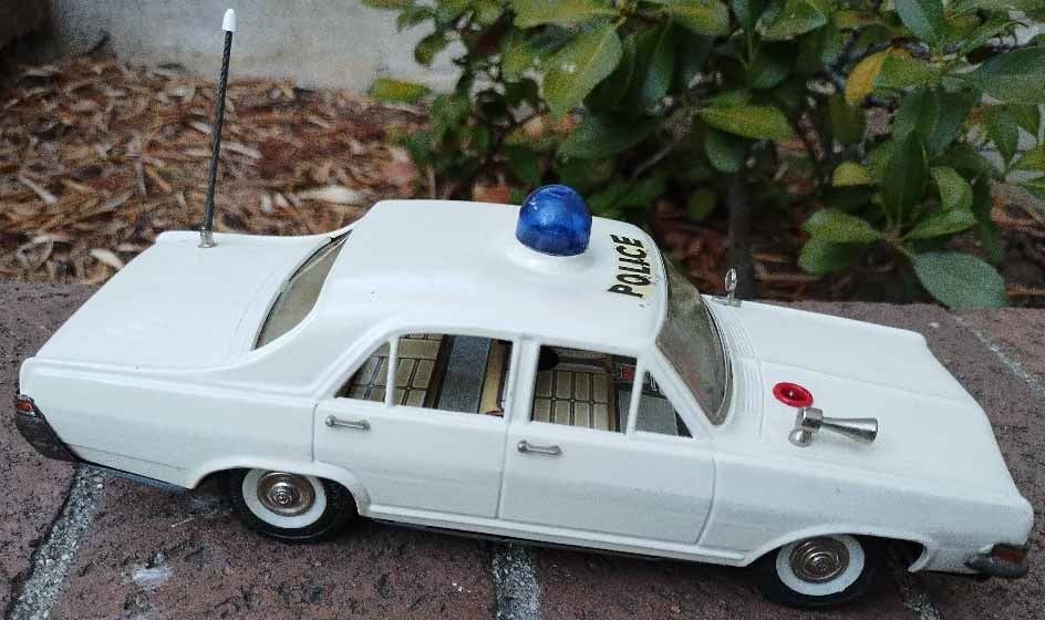 Schuco (Made in US Zone Germany) Alarm Police car 5349,the dome light flashes, the car produces a - 2
