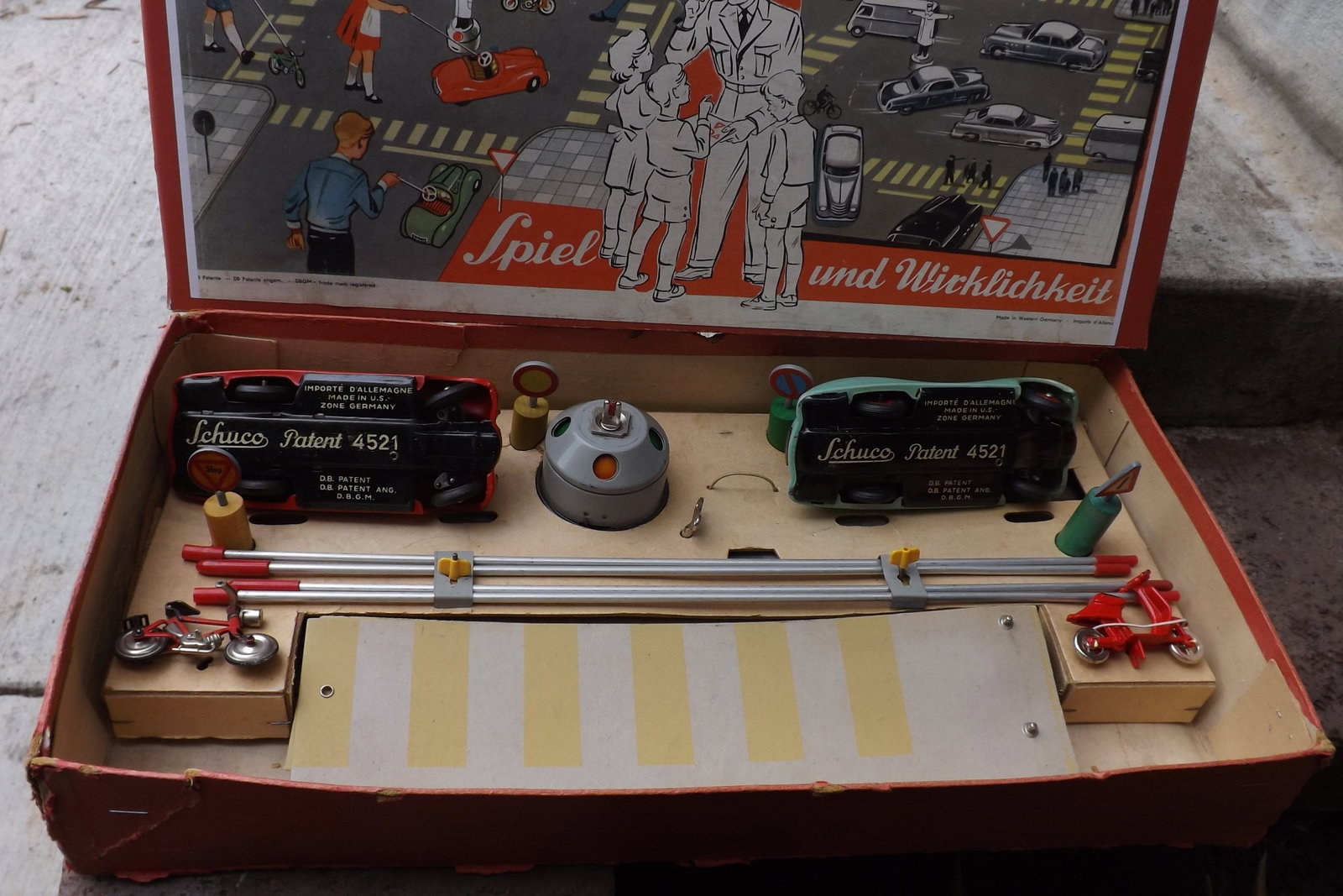 Schuco "Spiel und Wirklicheit" ("Play and Reality") driving game set 4525 (made in Germany).Only 250 - 3