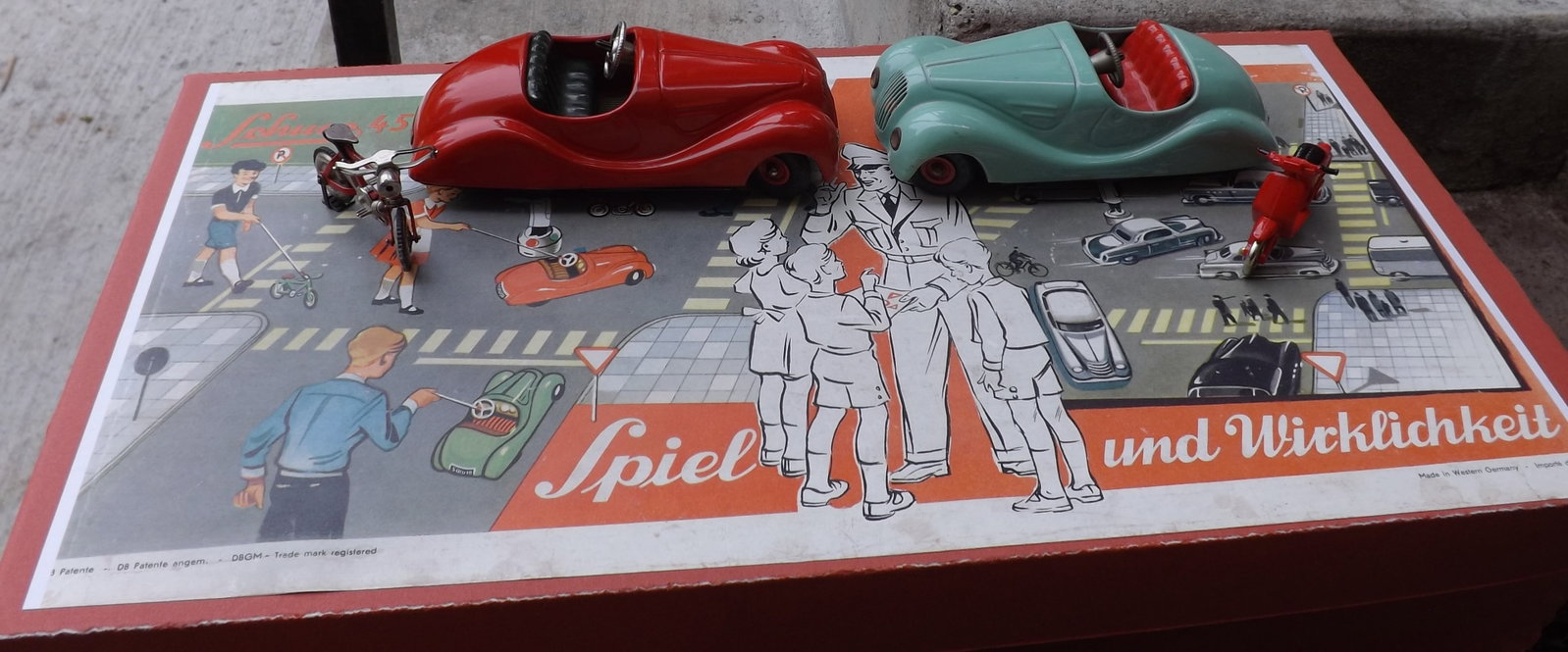 Schuco "Spiel und Wirklicheit" ("Play and Reality") driving game set 4525 (made in Germany).Only 250 - 5