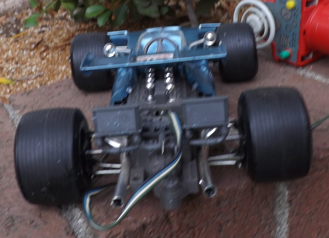 Schuco Tyrrell Ford Formula 1 (made in Germany) BO, forward /reverse, remote steering,c8. - 4