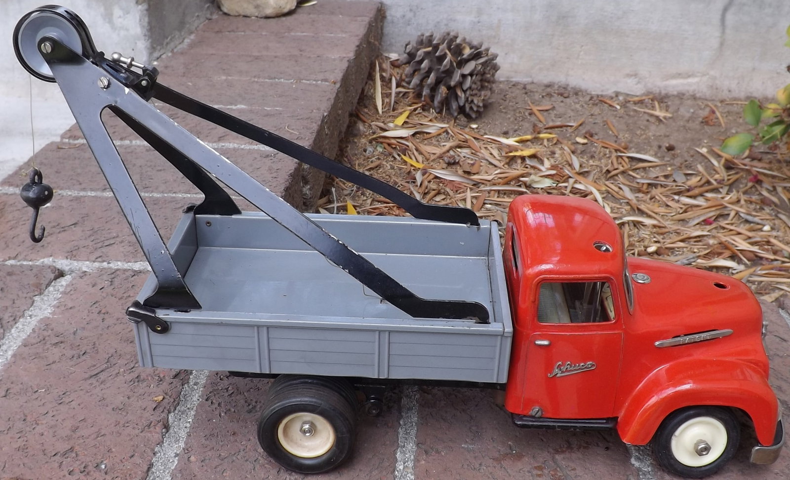 Schuco 6070 crane car, BO, rack and pinion steering,c9 . - 2