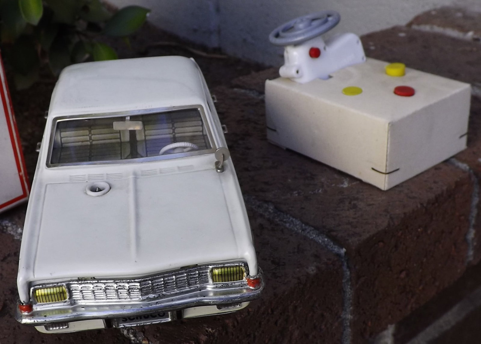 Schuco Opel Admiral , Made in Germany 1960's,c10 in c9 box, all accessories. - 2